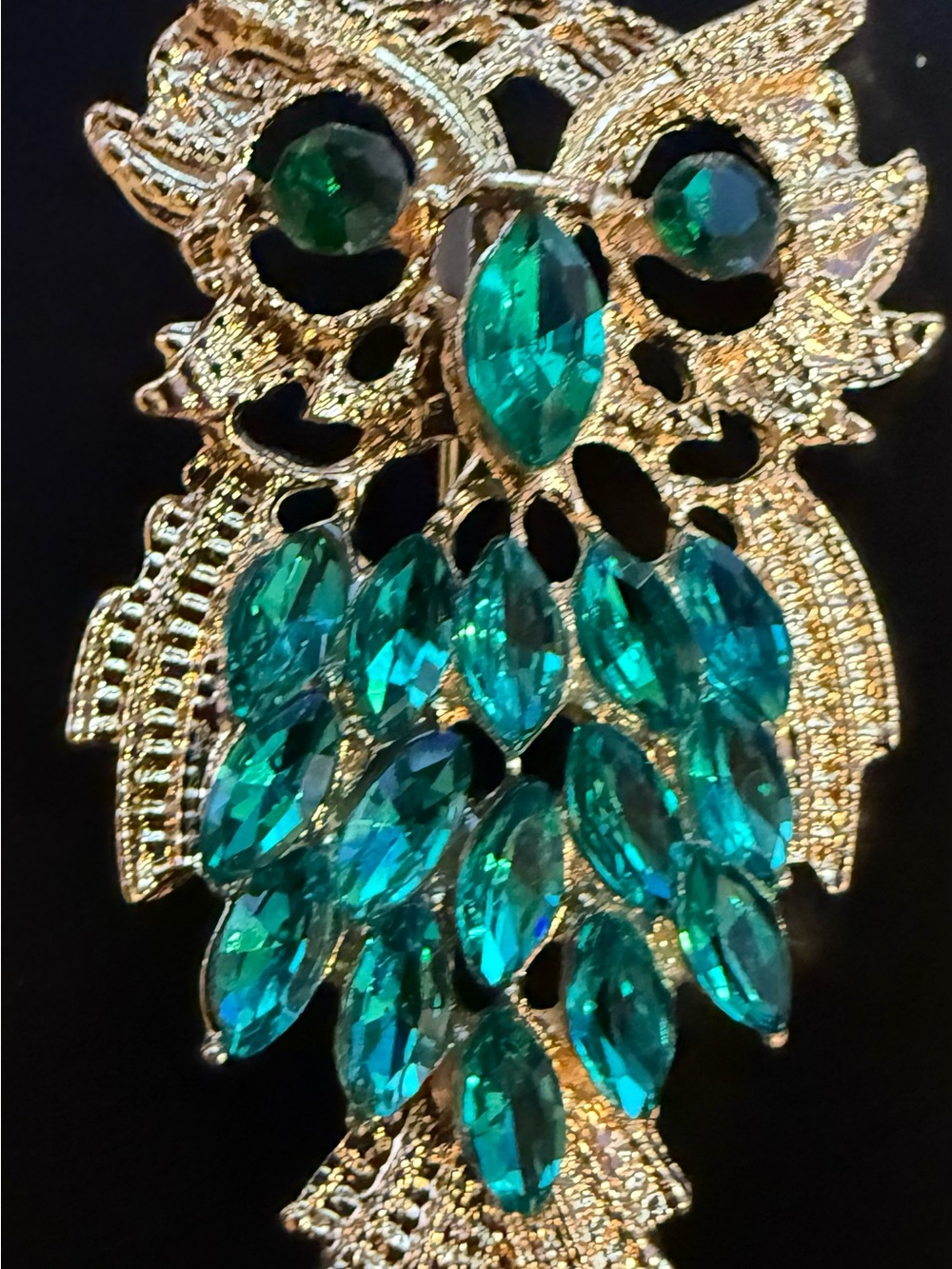 Elegant Gold-Tone Owl Brooch with Emerald Green Crystals Lapel Pin